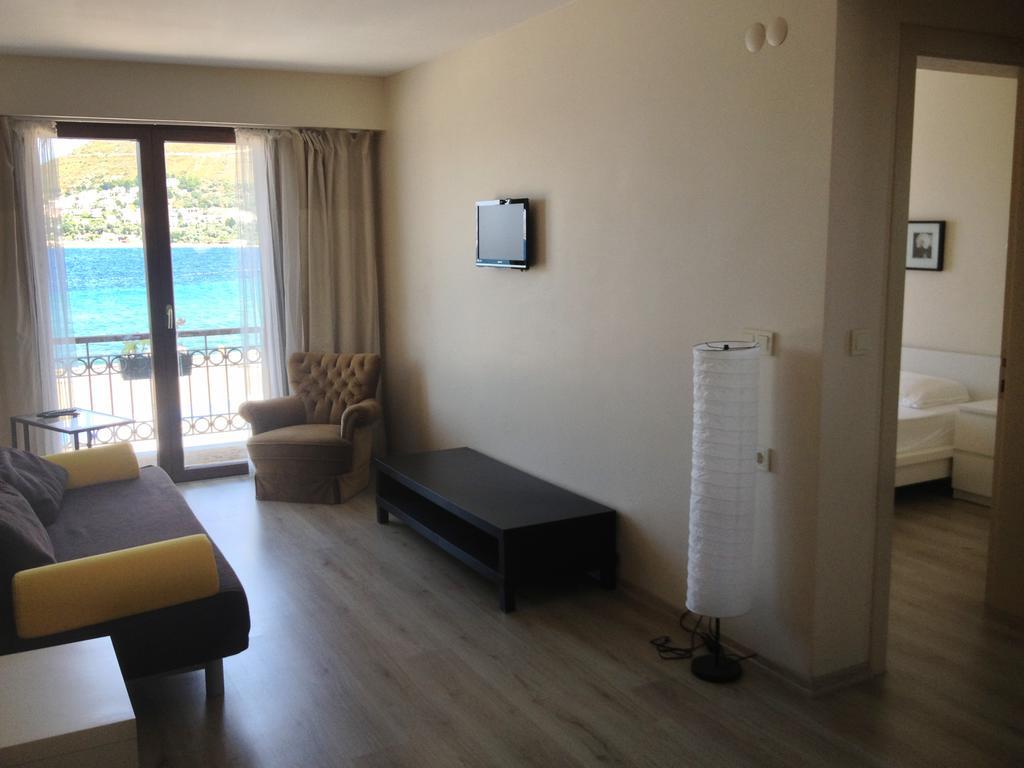 Nemrut Bay Otel Yenifoca Pokoj fotografie